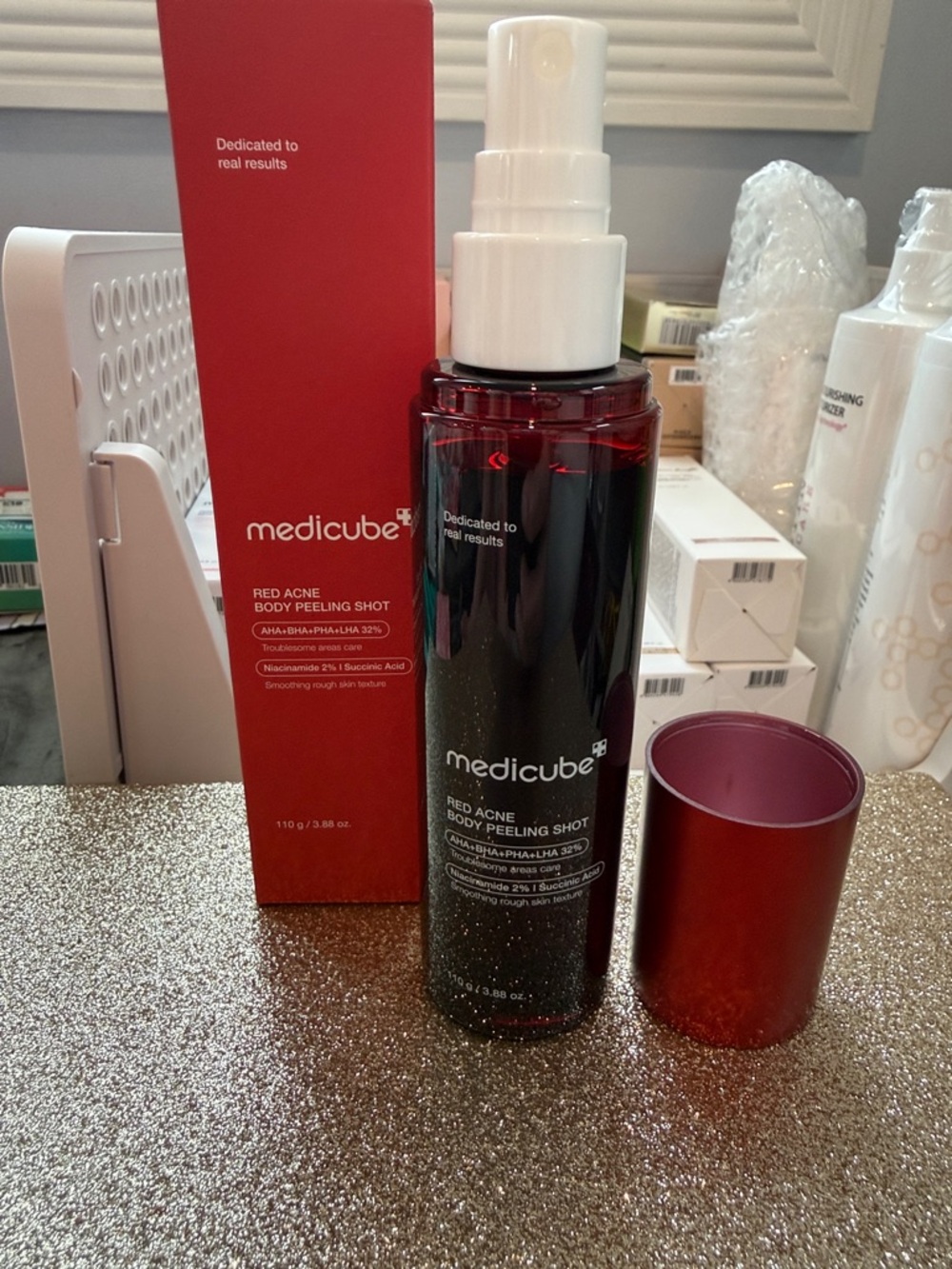 *NEW*3.88oz*medicube* Red Acne Body Peeling Shot - Red/Black Bottle